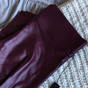 Carbon38 Cabernet Liquid Leggings
